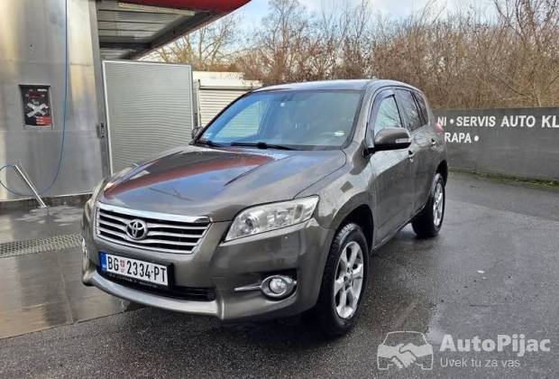 Toyota RAV 4 2.2d4d 4WD																											2011. godište