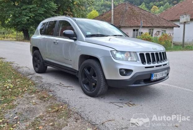 Jeep Compass 																											2011. godište