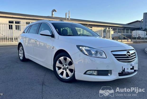 Opel Insignia 2012 dizel 160 KS manujelni 6, karavan, dnevna LED