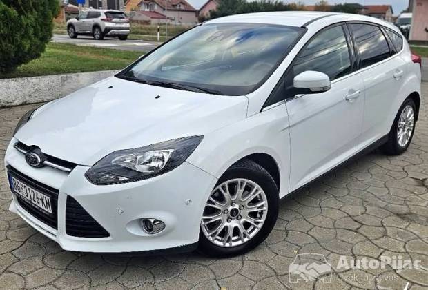 Ford Focus 1.0 Benzin 2012 Hečbek Redovno Servisiran