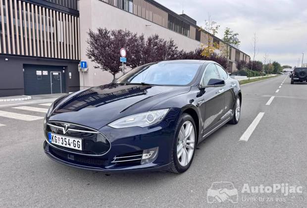 Tesla Model S S 85D Dual Motor																											2015. godište