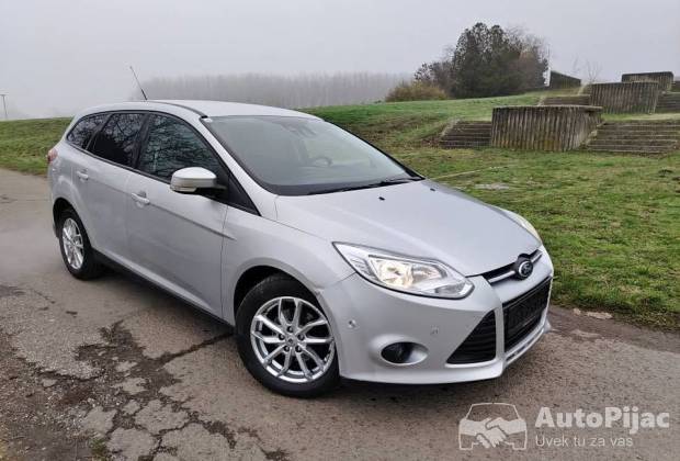 Ford Focus 1.6 tdci																											2013. godište
