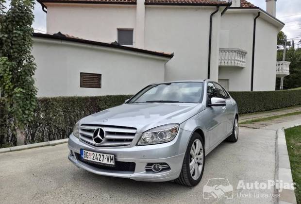 Mercedes Benz C 220 AVANTGARDE AUTO																											2011. godište