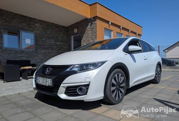 Honda Civic Tourer																											2015. godište