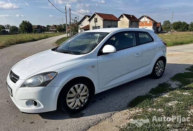 Kia pro_cee’d 1.6 CRDi 90 KS 2008, dizel hečbek, mali potrošač, idealan za početnika