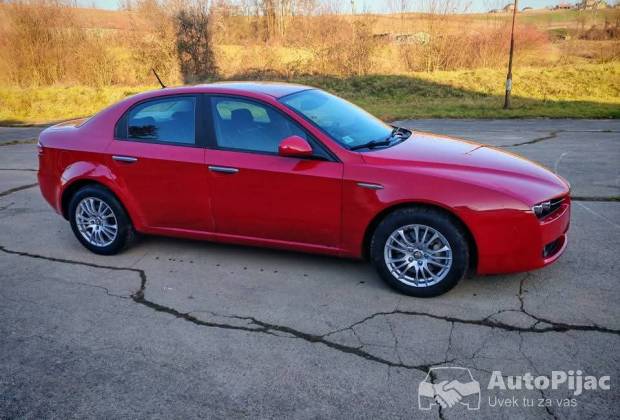 Alfa Romeo 159 jtdm																											2009. godište