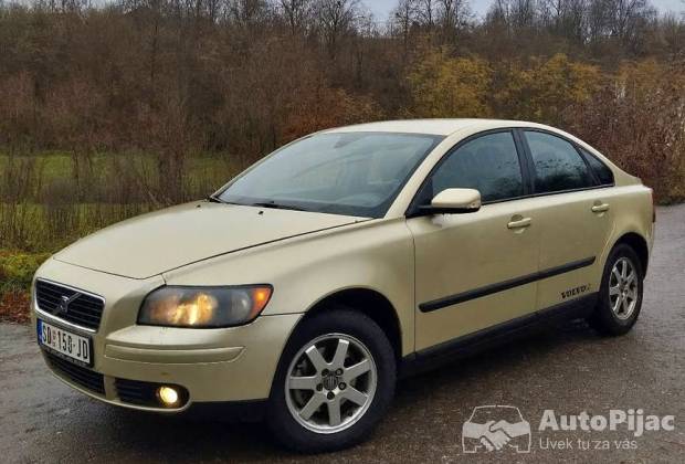 Volvo S40 1.6																											2005. godište