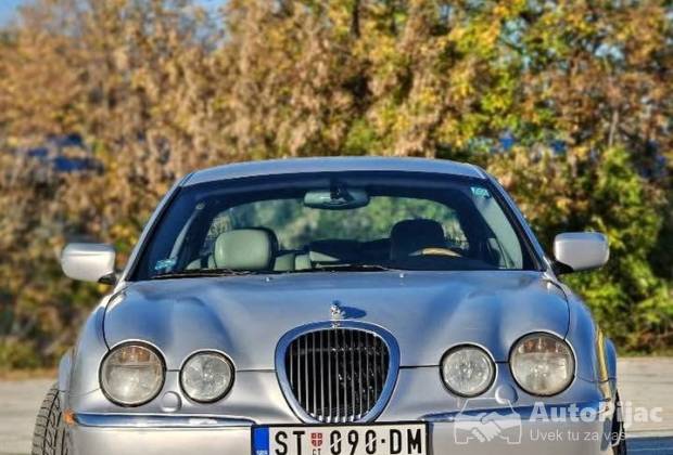 Jaguar S-Type 																											2001. godište