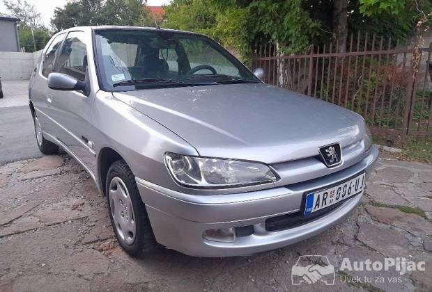 Peugeot 306 1.4 benzin, svetlosiv, hatchback - Čačak