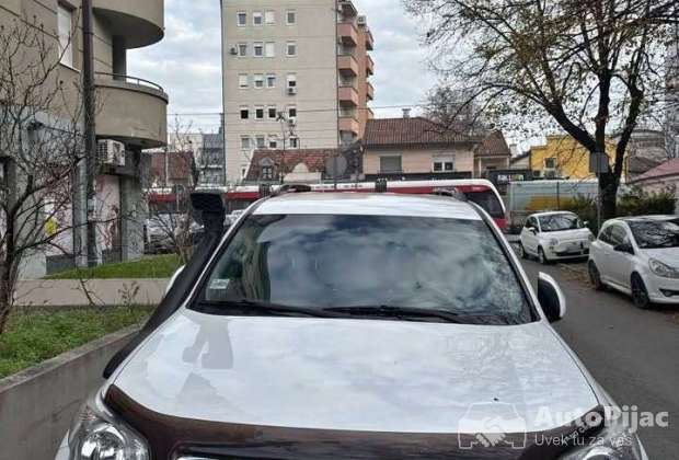 toyota_land_cruser_1_polovni_automobili_autopijac.rs