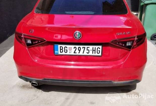 alfa_romeo_giulia_q2_22_110kw_1_polovni_automobili_autopijac.rs