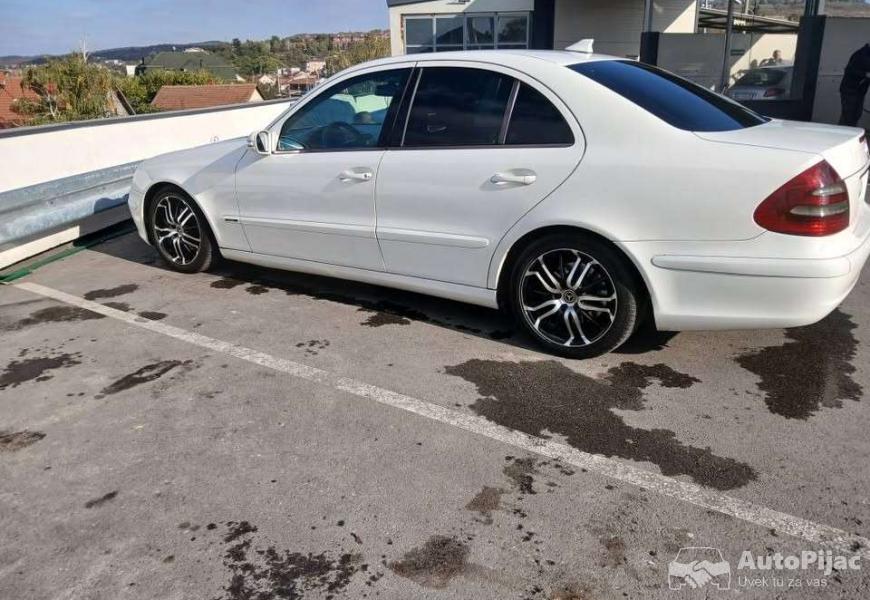 mercedes_e200_2004god_4_polovni_automobili_autopijac.rs