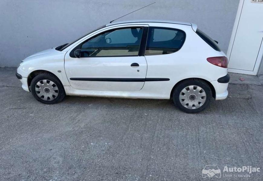 pezo_206_14_hdi_2005god_1_polovni_automobili_autopijac.rs