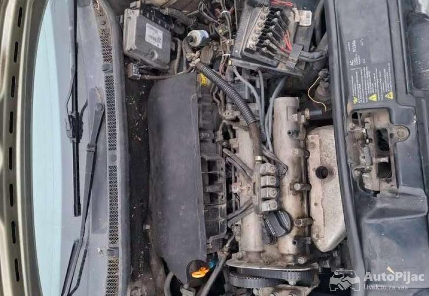 skoda_fabia_14_mpi_16v_za_delove_neispravnaistekao_13_polovni_automobili_autopijac.rs