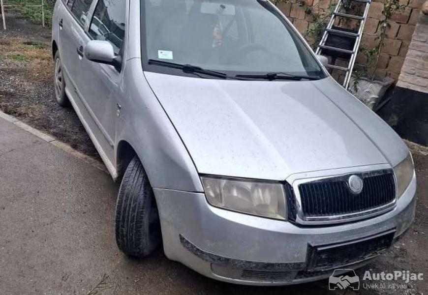 skoda_fabia_14_mpi_16v_za_delove_neispravnaistekao_1_polovni_automobili_autopijac.rs