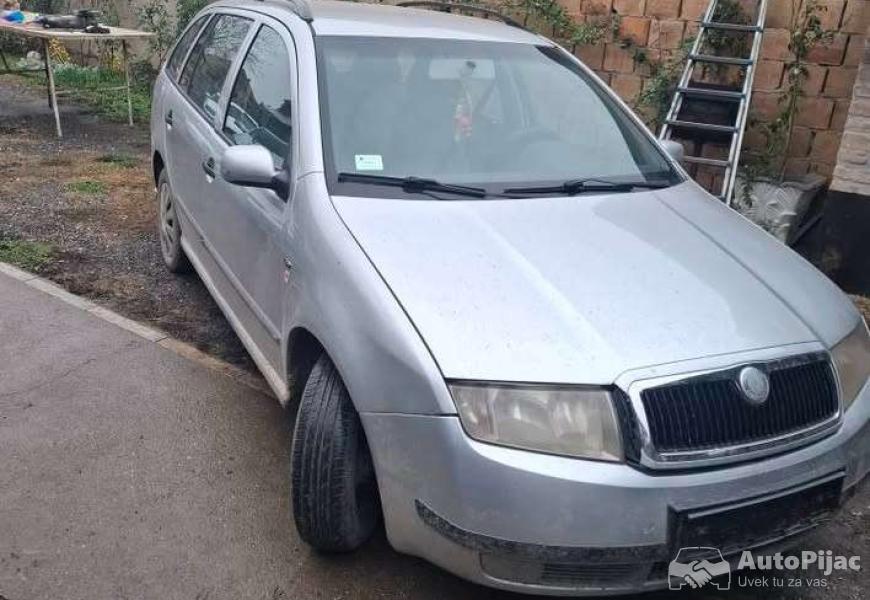 skoda_fabia_14_mpi_16v_za_delove_neispravnaistekao_7_polovni_automobili_autopijac.rs