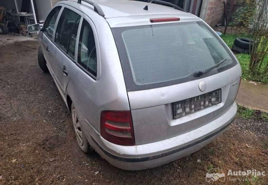 skoda_fabia_14_mpi_16v_za_delove_neispravnaistekao_9_polovni_automobili_autopijac.rs