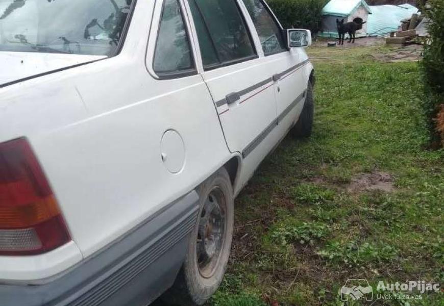 opel_kadet_13_pali_radi_8_polovni_automobili_autopijac.rs