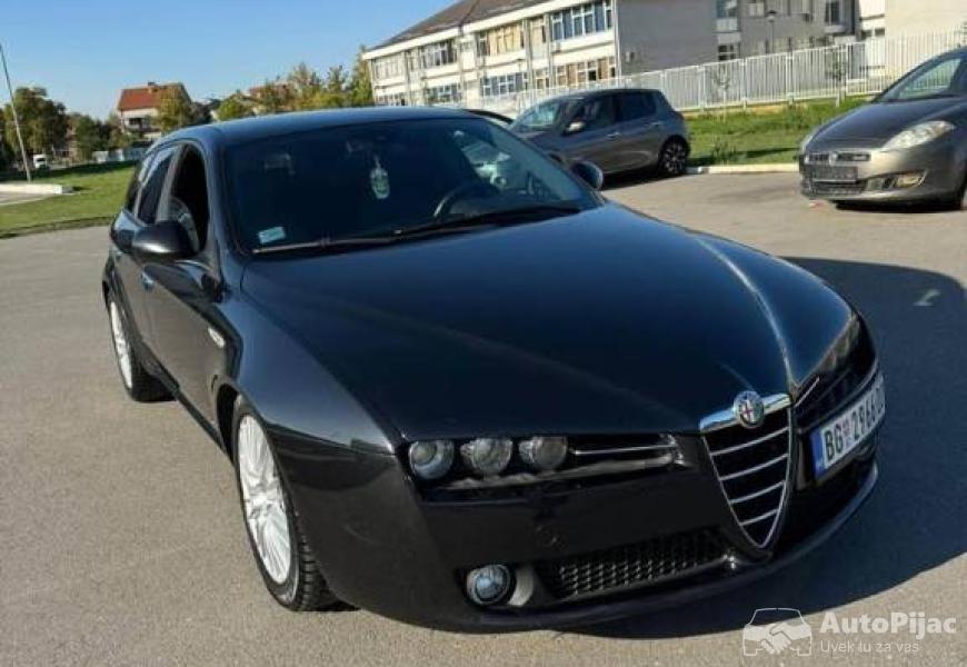 alfa_romeo_159_oglas_je_usluzan_za_sve_informacije_3_polovni_automobili_autopijac.rs