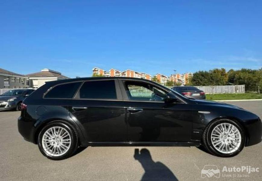 alfa_romeo_159_oglas_je_usluzan_za_sve_informacije_5_polovni_automobili_autopijac.rs